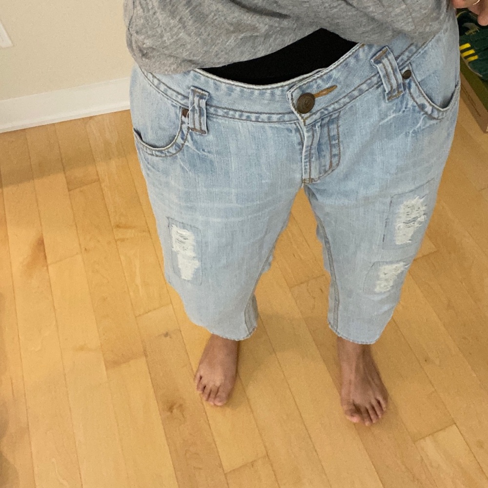 Distressed Jeans - Picture 2 of 6